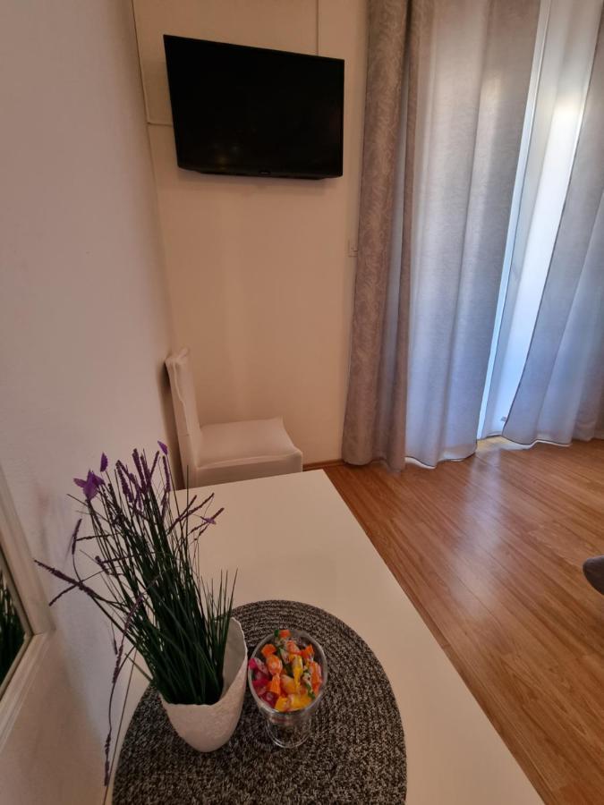 Apartments Lili Biograd Na Moru Extérieur photo