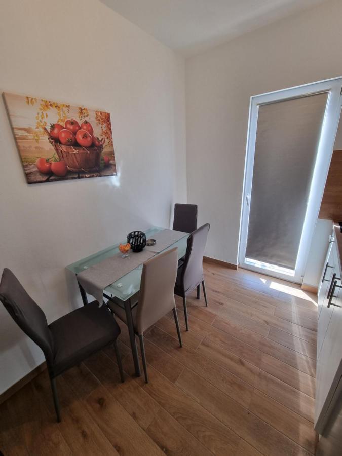 Apartments Lili Biograd Na Moru Extérieur photo